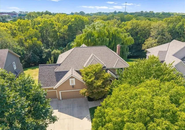 Photo 2 of Single family home for sale at 8426 Haven St, Lenexa, KS 66219 | MLS# 2640375 | Listing updated on 2026-10-06