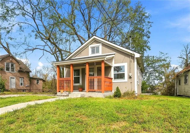 Photo 3 of Single family home for sale at 3005 N 31st Street, Kansas City, KS 66104 | MLS# 2640381 | Listing updated on 2026-09-21