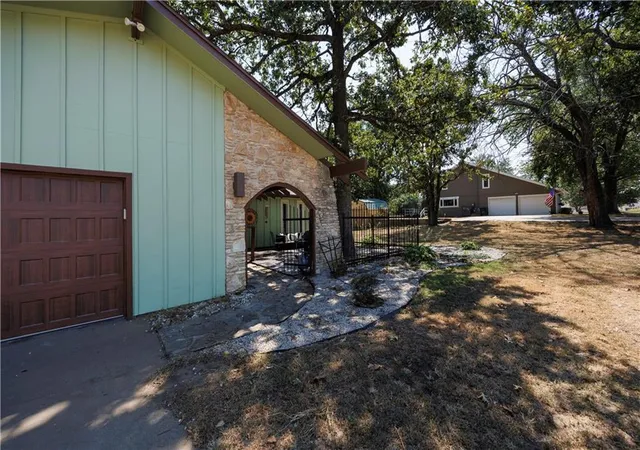 Photo 3 of Sale Pending at 2936 Crown Dr, Independence, KS 67301 | MLS# 2640383 | Listing updated on 2026-09-12