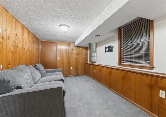 Photo 27 of Sale Pending at 6761 N Woodland Ave, Kansas City, MO 64118 | MLS# 2640391 | Listing updated on 2026-10-08
