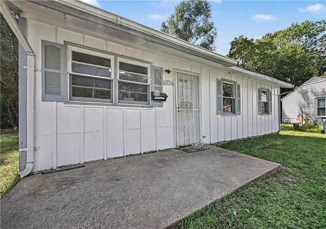 Photo 3 of Single family home for sale at 4024 Lawndale Ave, Kansas City, MO 64130 | MLS# 2640395 | Listing updated on 2026-09-22