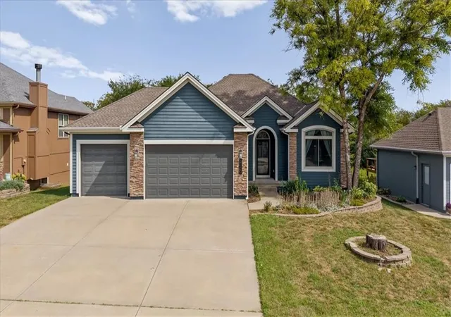 Photo 2 of Sale Pending at 2000 Ne 197th Court, Smithville, MO 64089 | MLS# 2640397 | Listing updated on 2026-10-07