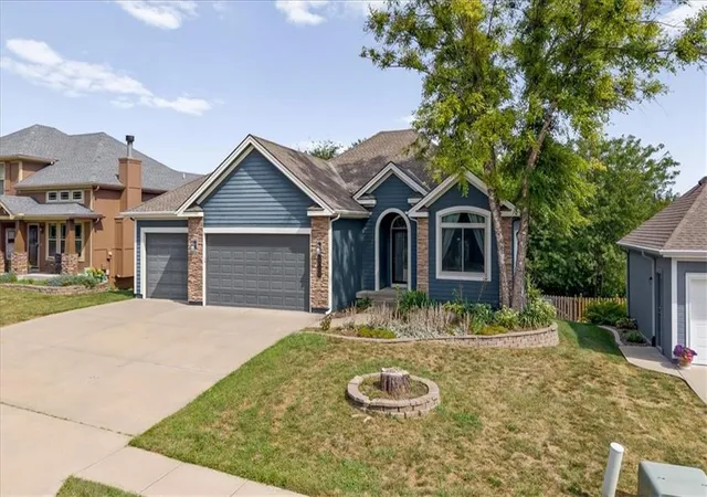 Photo 3 of Sale Pending at 2000 NE 197th Court, Smithville, MO 64089 | MLS# 2640397 | Listing updated on 2026-10-07