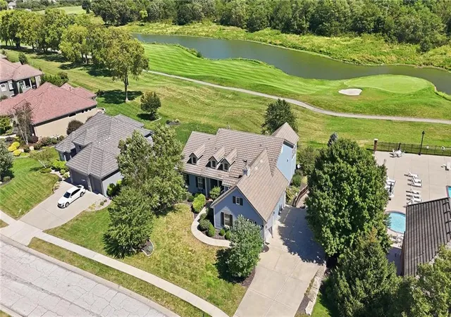 Photo 3 of Single family home for sale at 10405 N Saint Clair Ave, Kansas City, MO 64154 | MLS# 2640406 | Listing updated on 2026-10-01