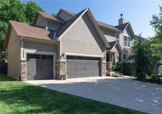 Photo 1 of Single family home for sale at 2636 W Whitney St, Olathe, KS 66061 | MLS# 2640411 | Listing updated on 2026-10-21