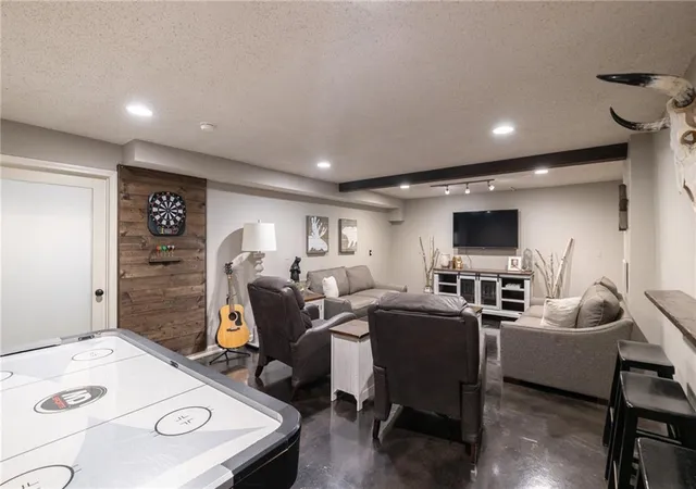 Photo 4 of Single family home for sale at 2636 W Whitney St, Olathe, KS 66061 | MLS# 2640411 | Listing updated on 2026-10-21