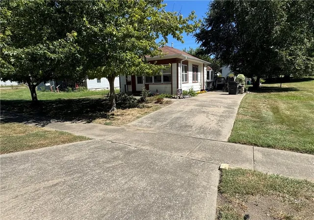 Photo 2 of Sale Pending at 218 N Campbell St, Pleasant Hill, MO 64080 | MLS# 2640412 | Listing updated on 2026-09-05