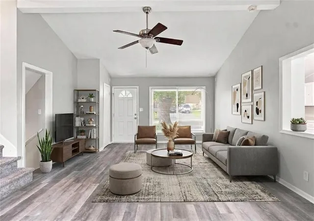 Photo 2 of Single family home for sale at 204 Meade St, Liberty, MO 64068 | MLS# 2640413 | Listing updated on 2026-09-07