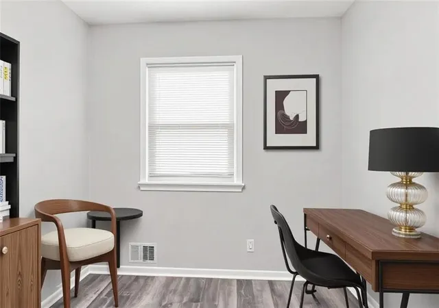 Photo 3 of Single family home for sale at 204 Meade St, Liberty, MO 64068 | MLS# 2640413 | Listing updated on 2026-09-07