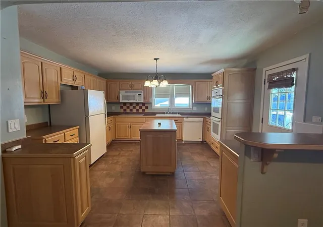 Photo 3 of Sale Pending at 714 W 8th Street, Pittsburg, KS 66762 | MLS# 2640415 | Listing updated on 2026-10-05