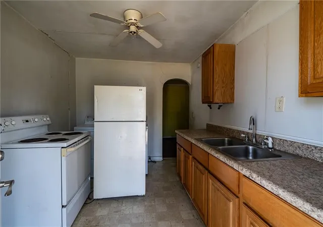 Photo 2 of Single family home for sale at 610 612 W Sycamore St, Independence, KS 67301 | MLS# 2640419 | Listing updated on 2026-09-04