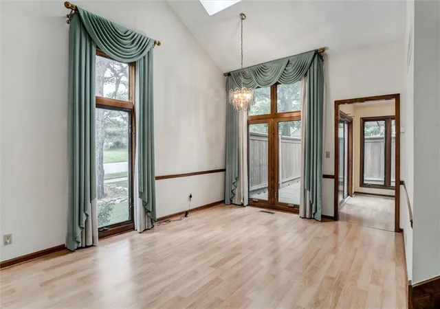Photo 4 of Sale Pending at 12014 Hemlock St, Overland Park, KS 66213 | MLS# 2640427 | Listing updated on 2026-09-29