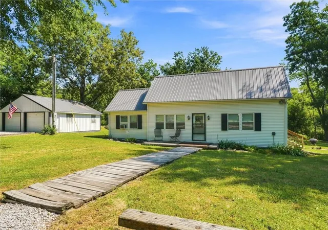 Photo 1 of Sale Pending at 12927 N Garner Rd, Richmond, MO 64085 | MLS# 2640433 | Listing updated on 2026-09-13
