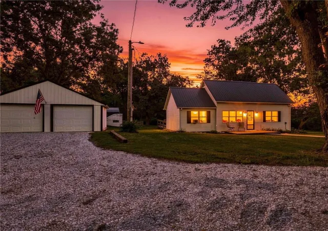 Photo 2 of Sale Pending at 12927 N Garner Rd, Richmond, MO 64085 | MLS# 2640433 | Listing updated on 2026-09-13