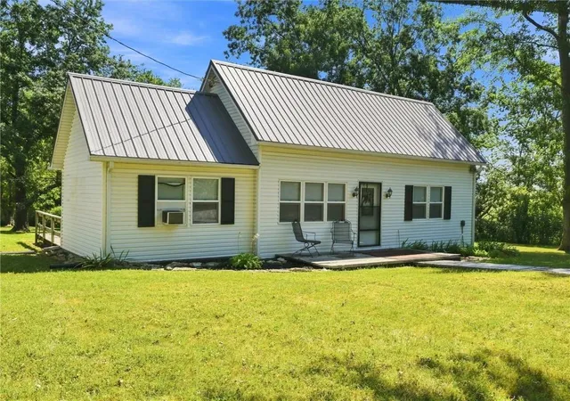 Photo 3 of Sale Pending at 12927 N Garner Rd, Richmond, MO 64085 | MLS# 2640433 | Listing updated on 2026-09-13