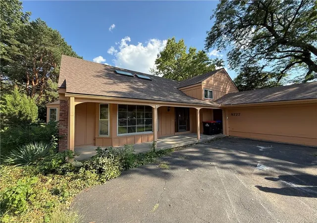 Single family home for sale at 8727 W 104th Street, Overland Park, KS 66212 | MLS# 2640437
