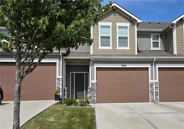 Photo 1 of Townhouse for sale at 7404 Grand Slam St, Kansas City, MO 64152 | MLS# 2640439 | Listing updated on 2026-10-08