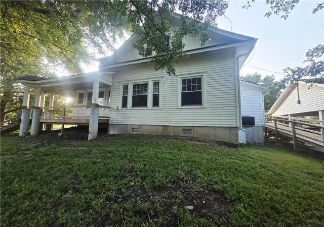 Photo 3 of Single family home for sale at 302 S Williams St, Craig, MO 64437 | MLS# 2640447 | Listing updated on 2026-10-14