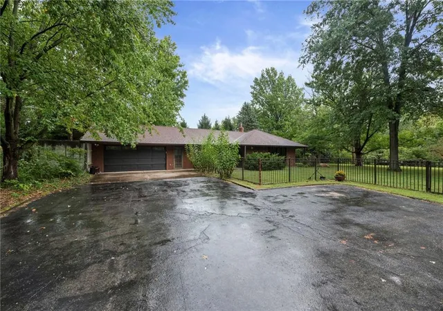 Photo 3 of Single family home for sale at 13619 Clementine Rd, Smithville, MO 64089 | MLS# 2640450 | Listing updated on 2026-10-08