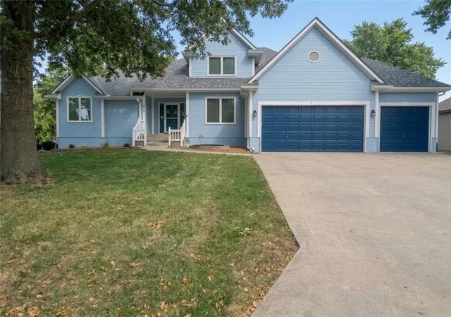 Photo 1 of Single family home for sale at 910 Sweet Cherry Pl, Belton, MO 64012 | MLS# 2640458 | Listing updated on 2026-09-20