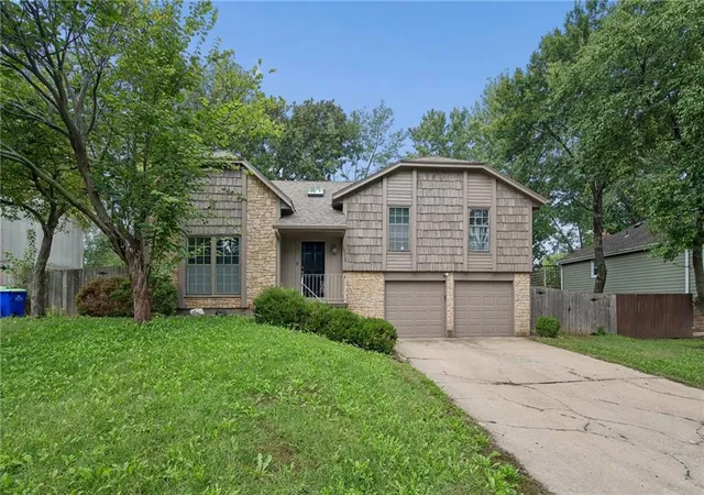 Photo 2 of Single family home for sale at 10312 Haskins St, Lenexa, KS 66215 | MLS# 2640479 | Listing updated on 2026-10-06