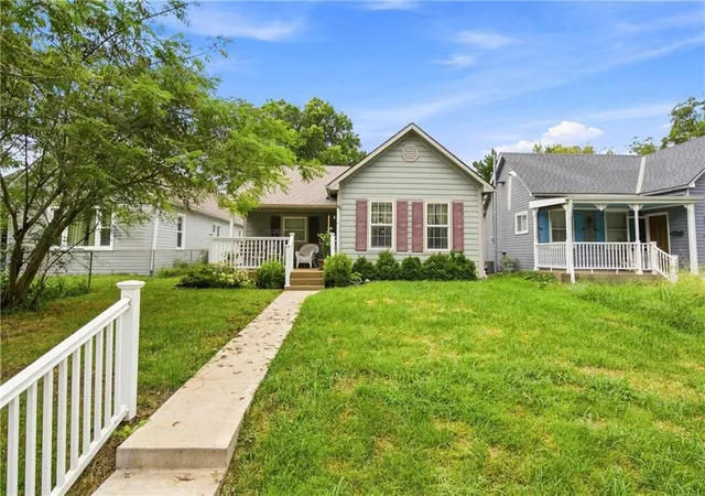 Photo 1 of Sale Pending at 1209 High St, Leavenworth, KS 66048 | MLS# 2640481 | Listing updated on 2026-09-13