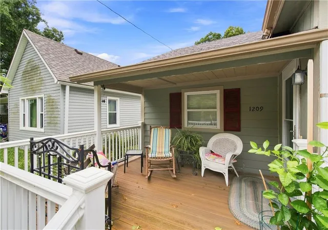 Photo 3 of Sale Pending at 1209 High St, Leavenworth, KS 66048 | MLS# 2640481 | Listing updated on 2026-09-13
