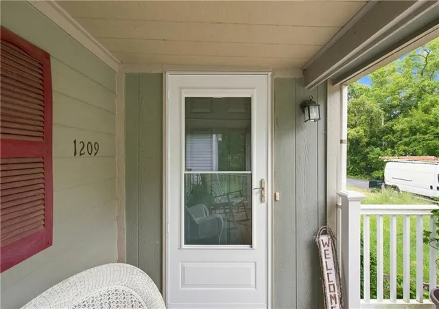Photo 3 of Sale Pending at 1209 High St, Leavenworth, KS 66048 | MLS# 2640481 | Listing updated on 2026-09-13
