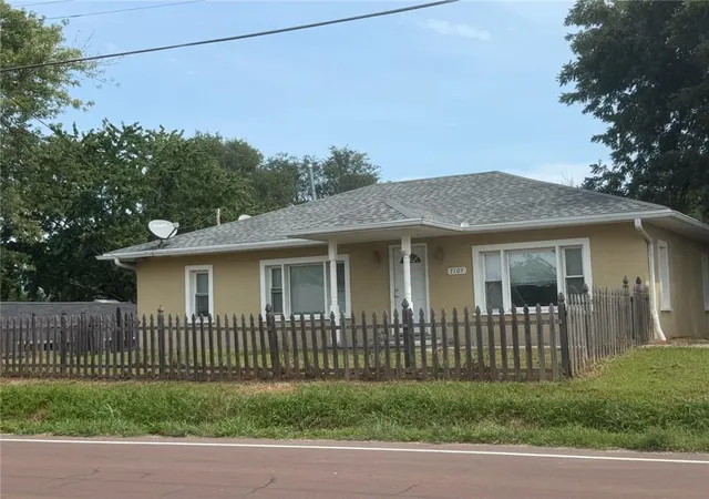Photo 1 of Sale Pending at 7107 State Route 371 Hwy, St Joseph, MO 64504 | MLS# 2640485 | Listing updated on 2026-09-19