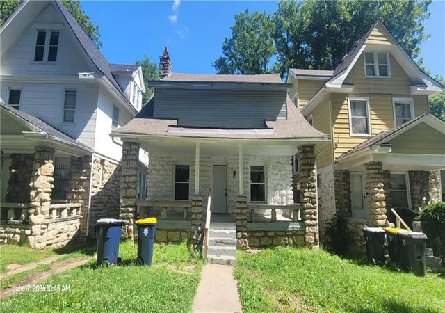 Single family home for sale at 2950 Lockridge St, Kansas City, MO 64128 | MLS# 2640486