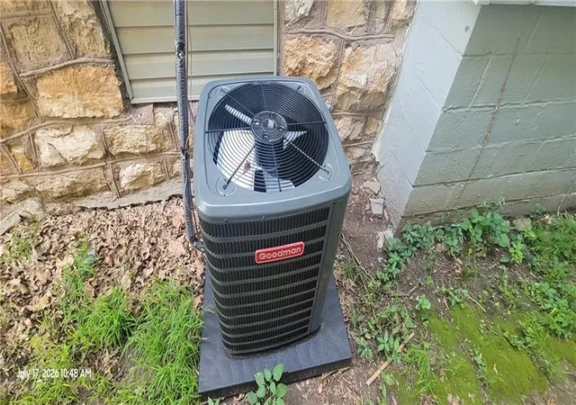 Photo 4 of Single family home for sale at 2950 Lockridge St, Kansas City, MO 64128 | MLS# 2640486 | Listing updated on 2026-10-02