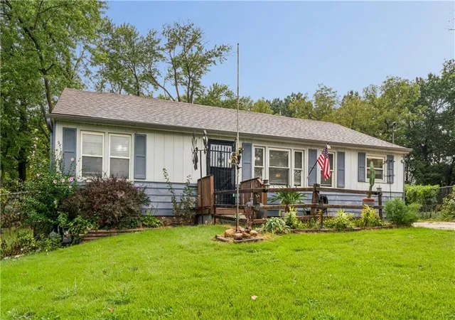 Photo 2 of Sale Pending at 7075 Reynolds Ave, Kansas City, KS 66111 | MLS# 2640492 | Listing updated on 2026-09-19