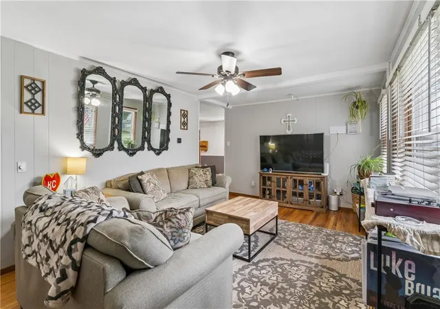 Photo 3 of Sale Pending at 7075 Reynolds Ave, Kansas City, KS 66111 | MLS# 2640492 | Listing updated on 2026-09-19