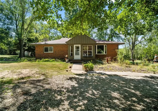 Photo 3 of Sale Pending at 20269 Mclouth Rd, Tonganoxie, KS 66086 | MLS# 2640494 | Listing updated on 2026-09-24