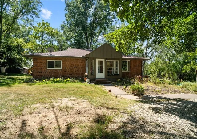 Photo 3 of Sale Pending at 20269 Mclouth Rd, Tonganoxie, KS 66086 | MLS# 2640494 | Listing updated on 2026-09-24