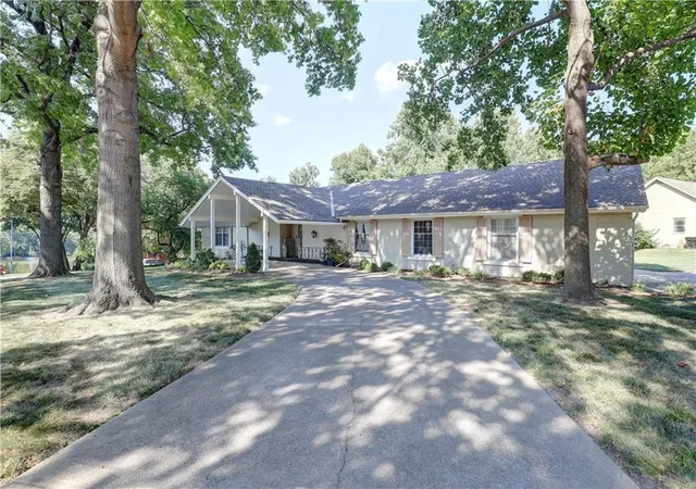 Photo 2 of Single family home for sale at 3807 S Union St, Independence, MO 64055 | MLS# 2640507 | Listing updated on 2026-09-25