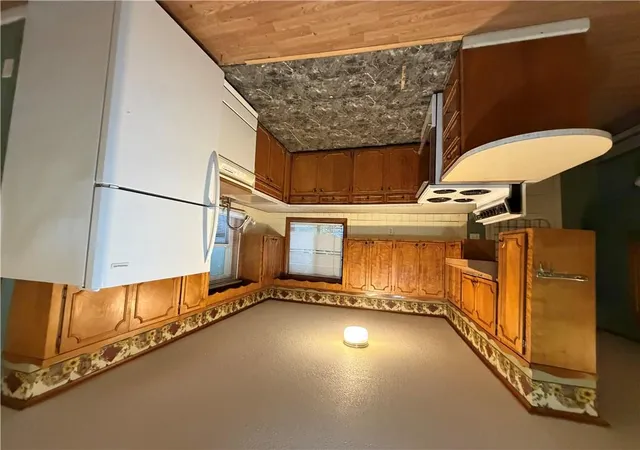 Photo 2 of Single family home for sale at 520 S Vine St, Maryville, MO 64468 | MLS# 2640508 | Listing updated on 2026-09-27
