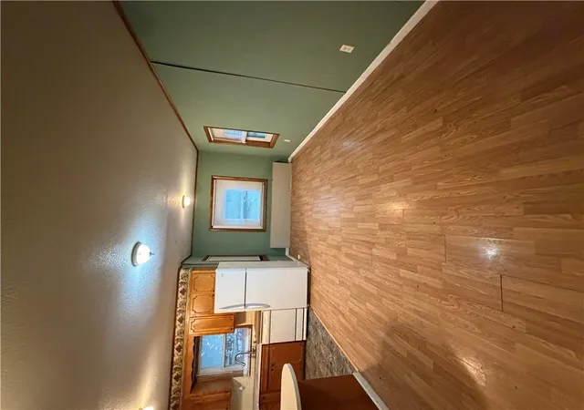 Photo 3 of Single family home for sale at 520 S Vine St, Maryville, MO 64468 | MLS# 2640508 | Listing updated on 2026-09-27
