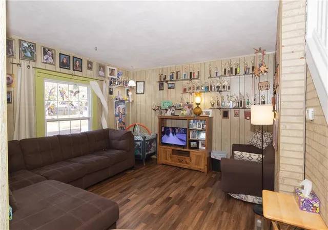 Photo 4 of Single family home for sale at 313 W 2nd Street, Cherryvale, KS 67335 | MLS# 2640509 | Listing updated on 2026-09-09