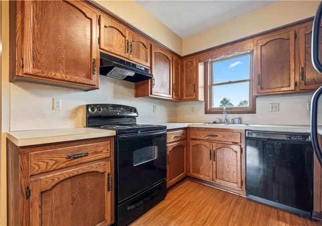 Photo 3 of Townhouse for sale at 1104 Jeff Cir, Paola, KS 66071 | MLS# 2640523 | Listing updated on 2026-09-05