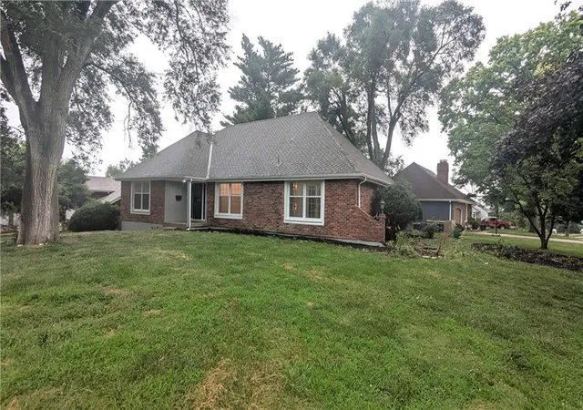 Single family home for sale at 4444 E 107th Terrace, Kansas City, MO 64137 | MLS# 2640524