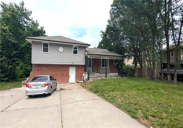 Single family home for sale at 2005 N Plymouth Rd, Independence, MO 64058 | MLS# 2640527