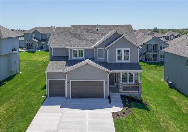 Photo 2 of Single family home for sale at 2695 W Park St, Olathe, KS 66061 | MLS# 2640541 | Listing updated on 2026-10-22