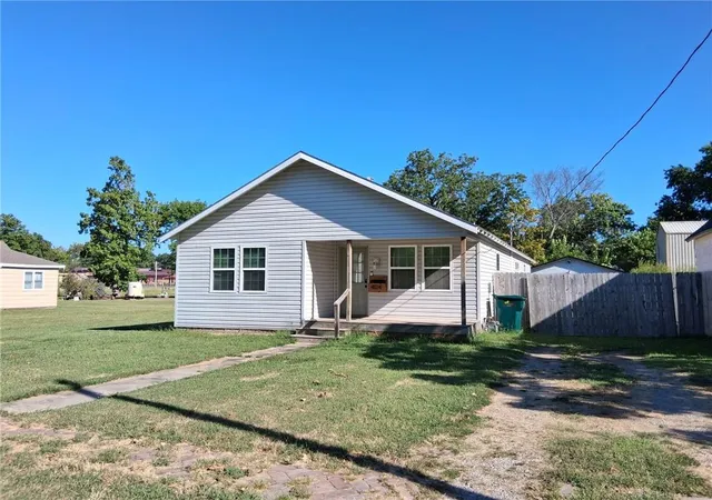 Single family home for sale at 404 W & 406 Buffalo St, Girard, KS 66743 | MLS# 2640555
