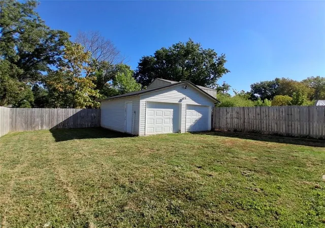 Photo 22 of Single family home for sale at 404 W & 406 Buffalo St, Girard, KS 66743 | MLS# 2640555 | Listing updated on 2026-10-06