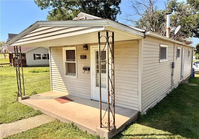 Photo 2 of Single family home for sale at 311 N Broadway St, Princeton, MO 64673 | MLS# 2640563 | Listing updated on 2026-09-05