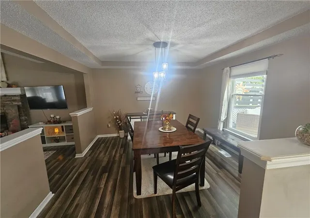 Photo 4 of Sale Pending at 201 W Foxwood Dr, Raymore, MO 64083 | MLS# 2640567 | Listing updated on 2026-10-04