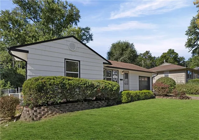 Photo 2 of Single family home for sale at 12105 E 47th Terrace S, Independence, MO 64055 | MLS# 2640572 | Listing updated on 2026-09-05