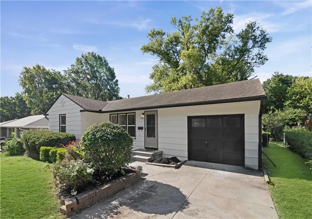 Photo 3 of Single family home for sale at 12105 E 47th Terrace S, Independence, MO 64055 | MLS# 2640572 | Listing updated on 2026-09-05