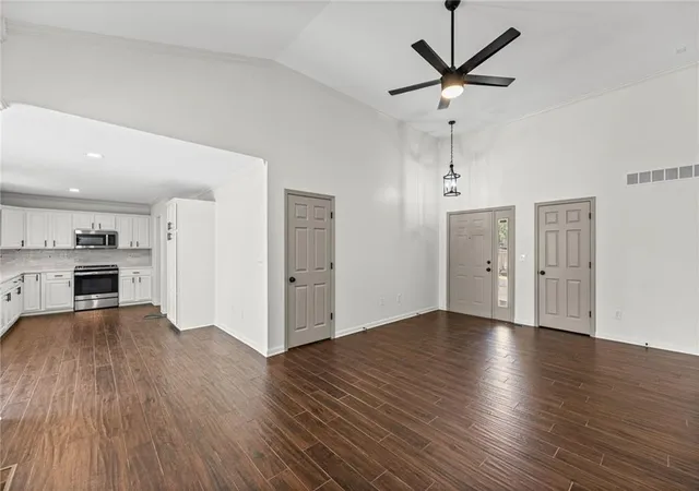 Photo 3 of Sale Pending at 1455 Starbrooke Dr, Louisburg, KS 66053 | MLS# 2640574 | Listing updated on 2026-09-04
